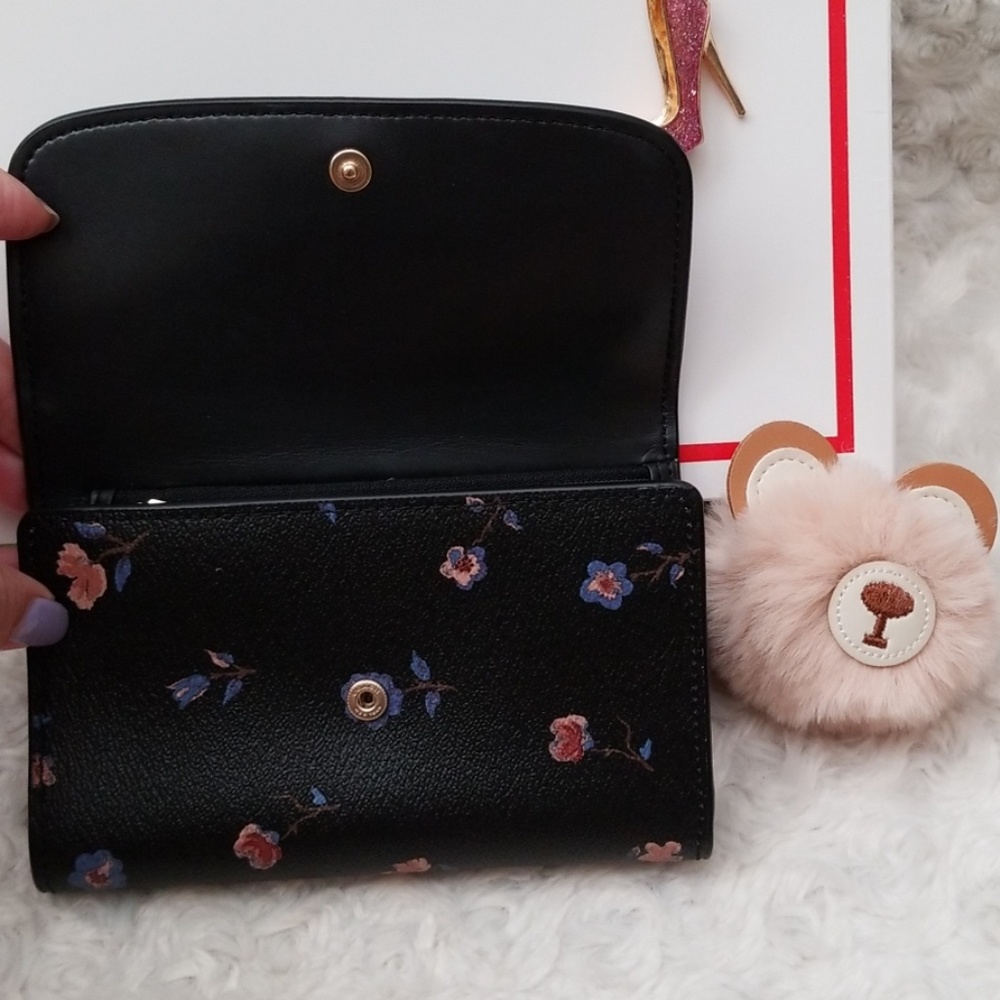 Coach Medium Envelope Wallet - Picture 6 of 8